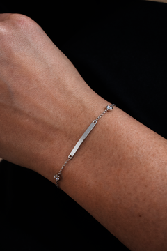 Bílé zlato náramek s destičkou a zirkony 17,5+3cm